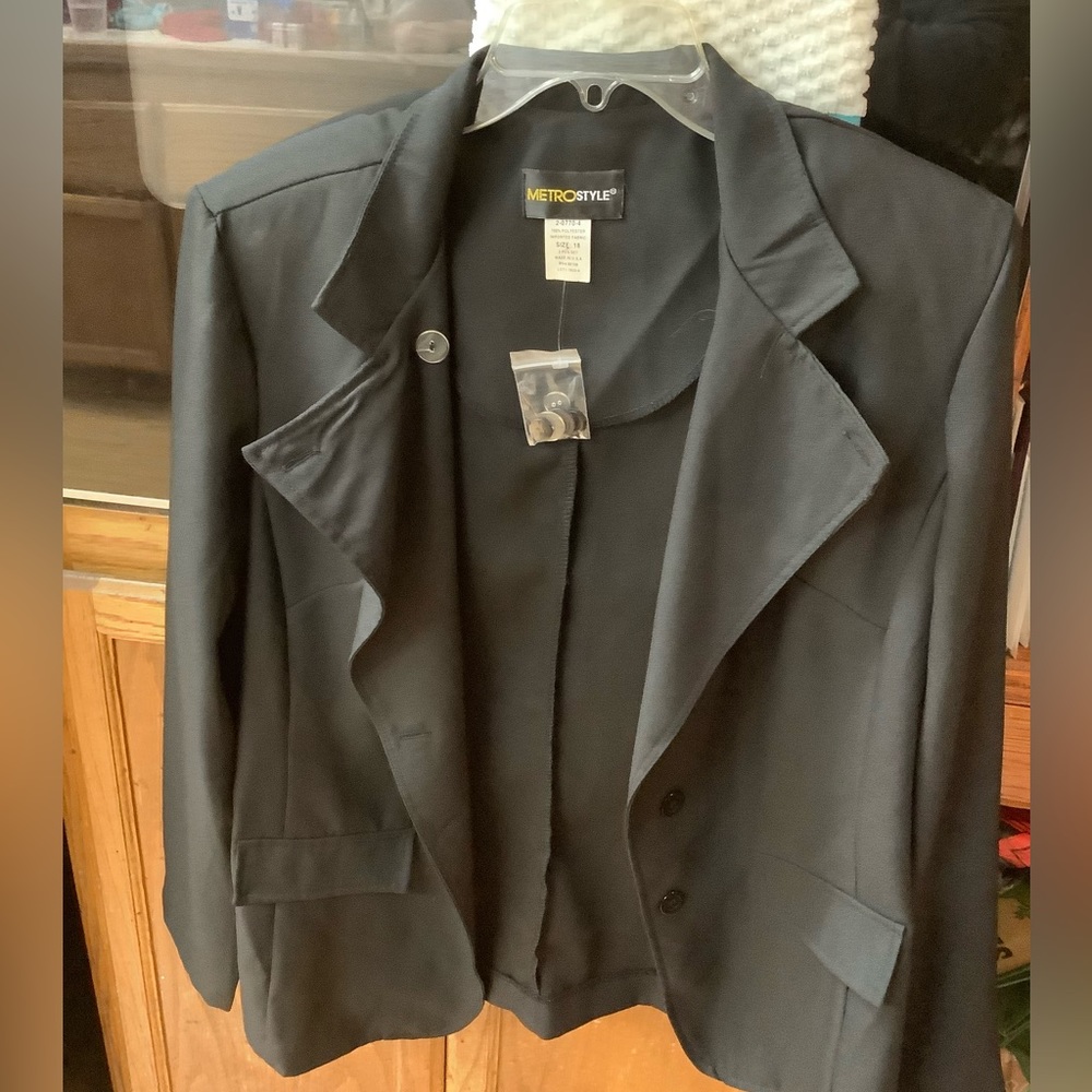 MetroStyle black blazer